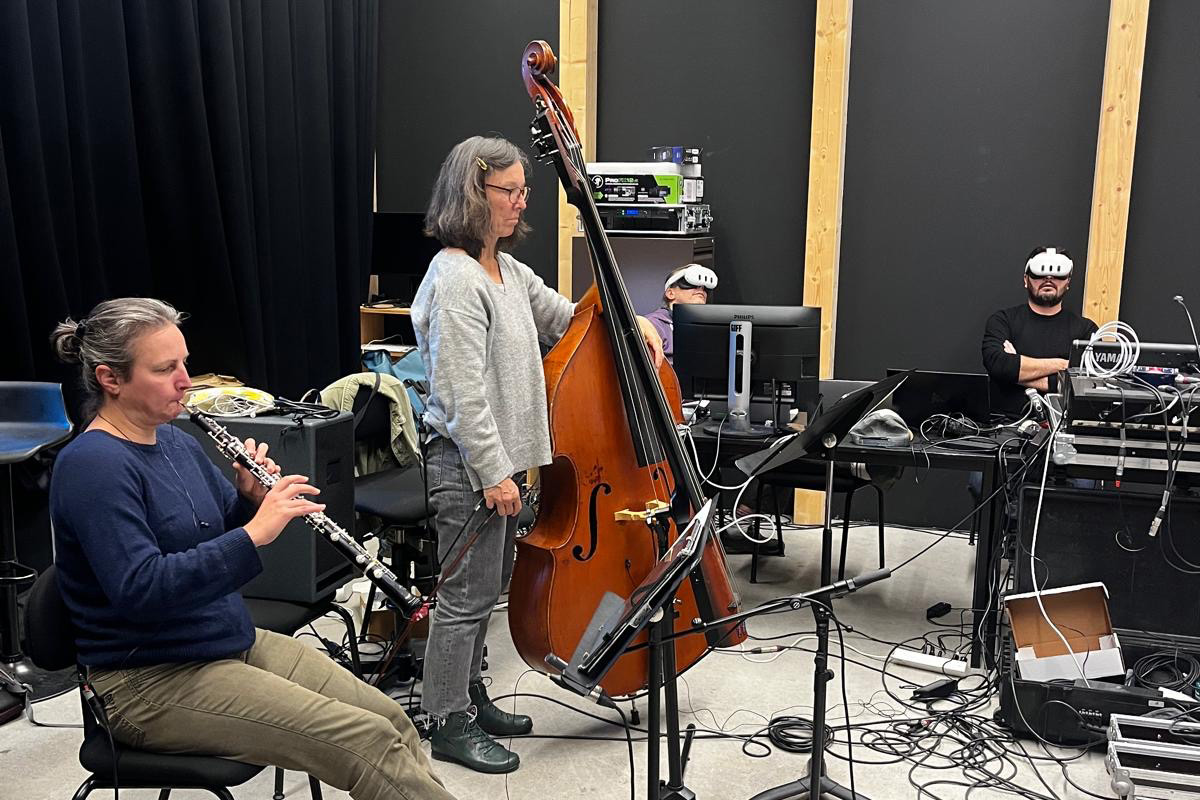 Musician rehearsal with Valentine Collet at the oboe and Noëlle Reymond at the double bass